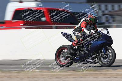 media/Oct-05-2025-CVMA (Sun) [[beeef4f201]]/Race 2-Supersport Middleweight/